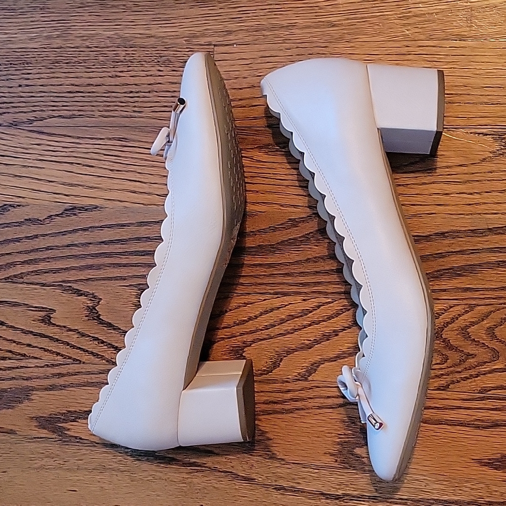 Size 9 Kelly & Katie block heel pale pink bow pumps